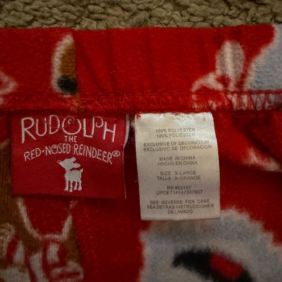 Women’s Rudolph Pajama Set - Picture 7 of 9